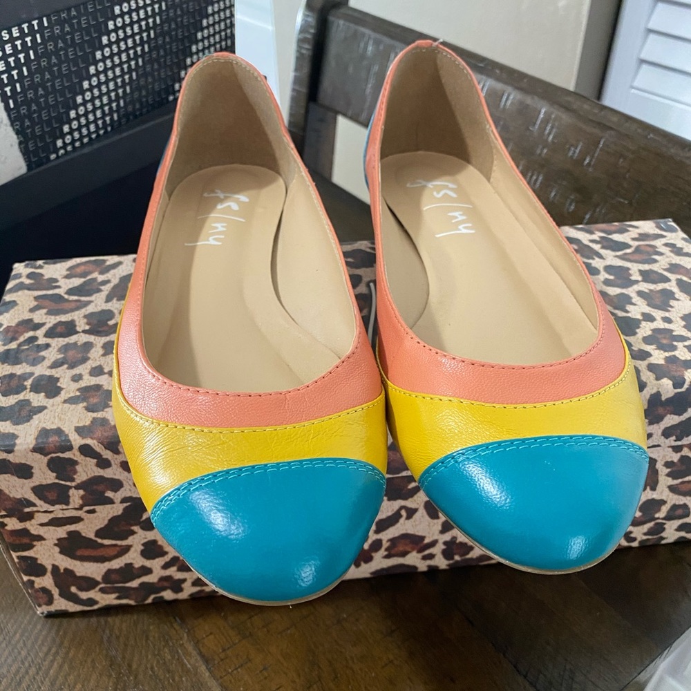 Multi colored flats - Picture 3 of 4